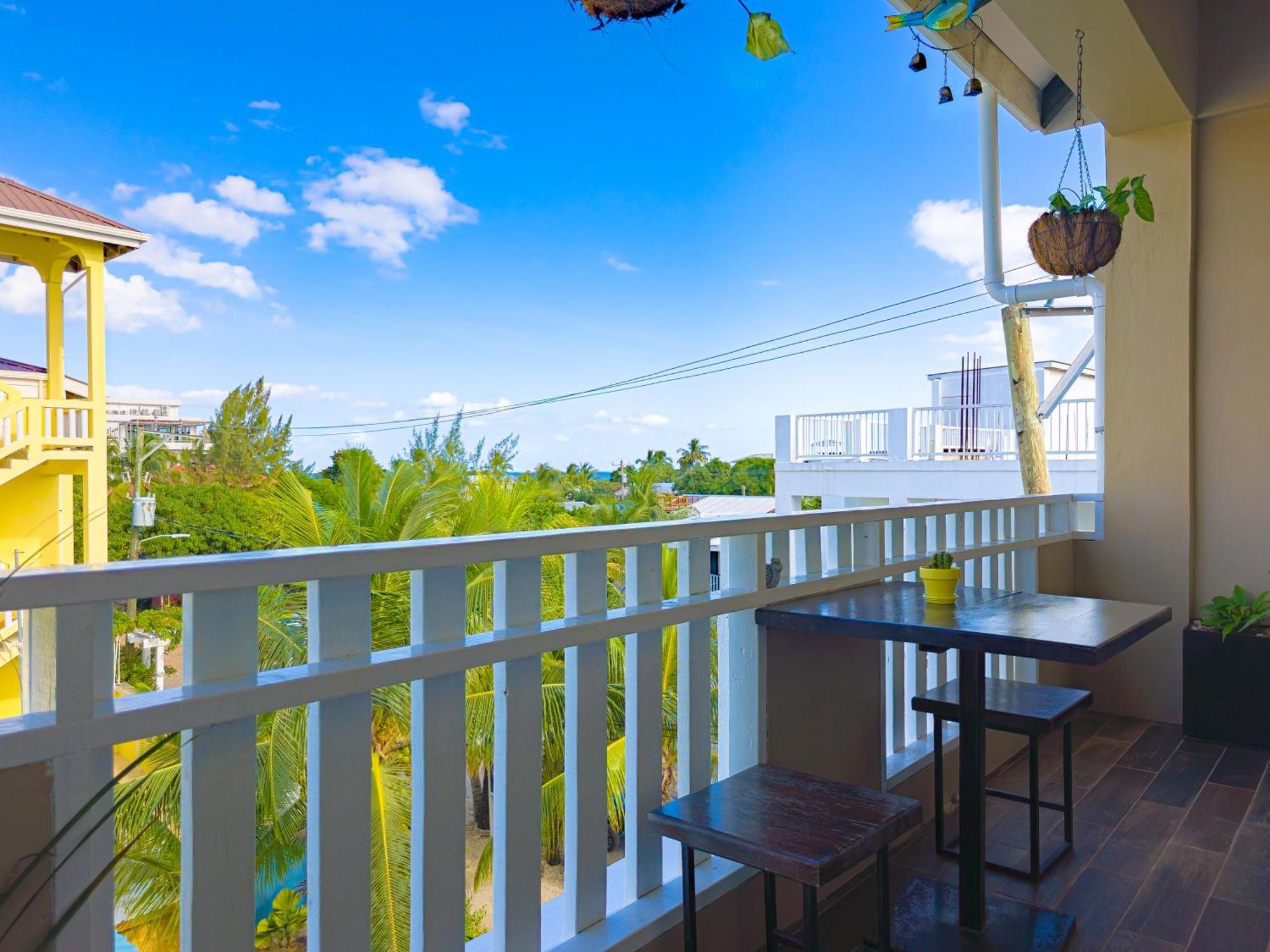 Placencia Louis' Apartments מראה חיצוני תמונה