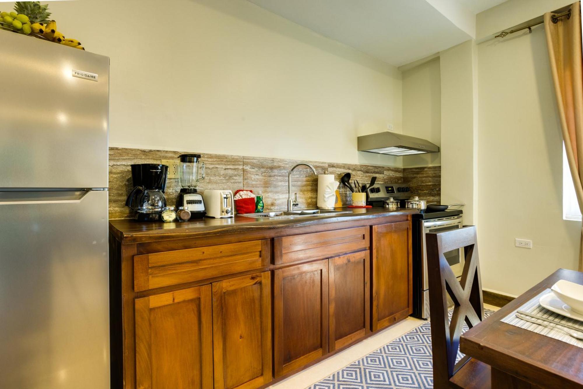 Placencia Louis' Apartments מראה חיצוני תמונה